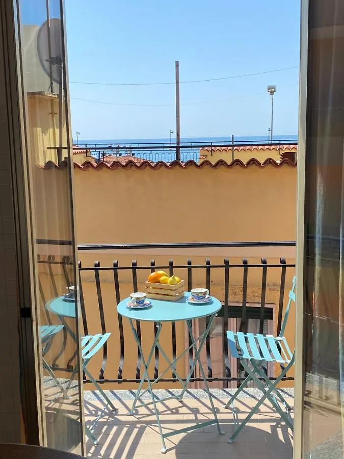 Casa Enza: Appartamento A Un Passo Dal Mare. Bordighera