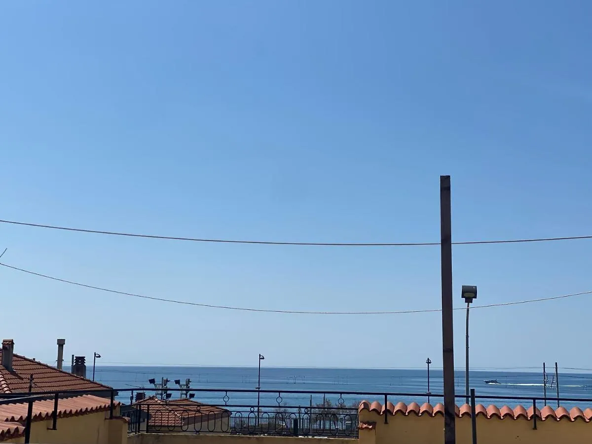 Apartment Casa Enza: Appartamento A Un Passo Dal Mare. Bordighera Italy